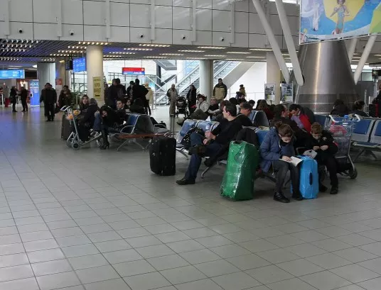 Терминалите на Летище София са затворени за посрещачи до утре