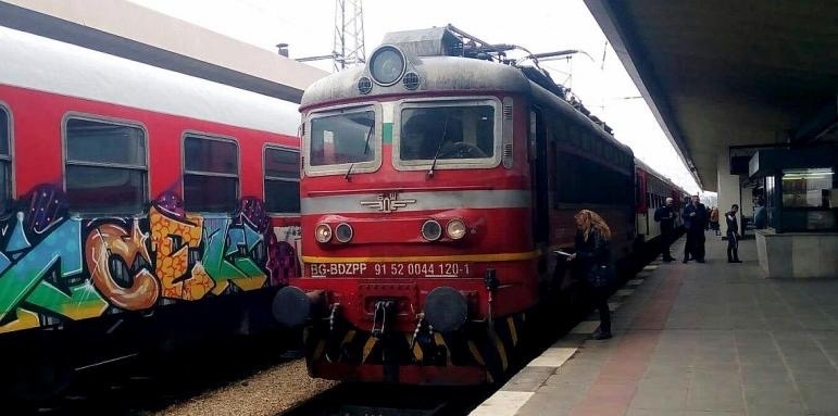 Държавните железници пускат допълнителни влакове за празниците в началото на май