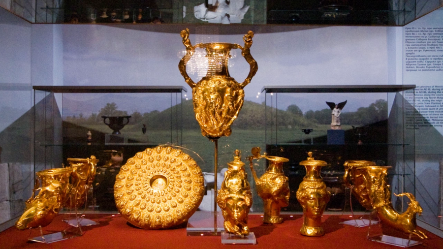 Крал Чарлз Трети е впечатлен от Панагюрското златно съкровище 