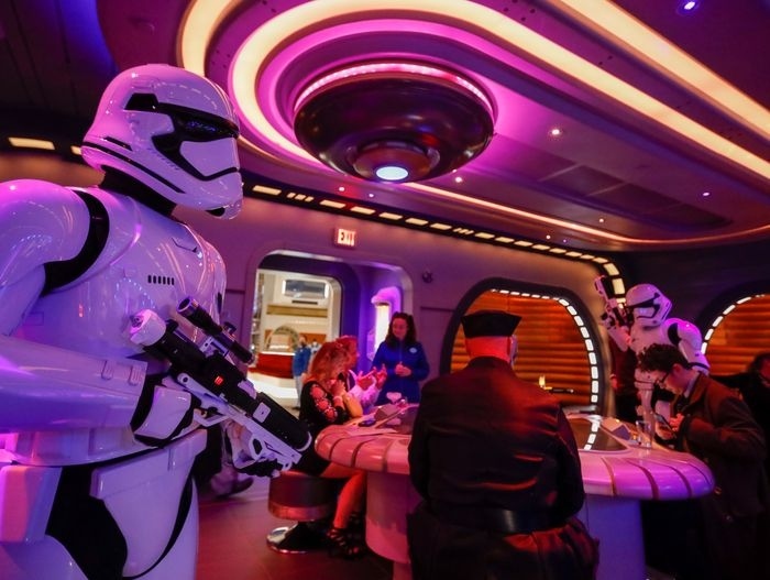 Абсурдно скъпият хотел по Междузвездни войни на Disney се закрива