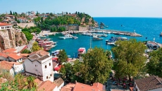 Българите са в топ три на чуждестранните туристи в Турция 