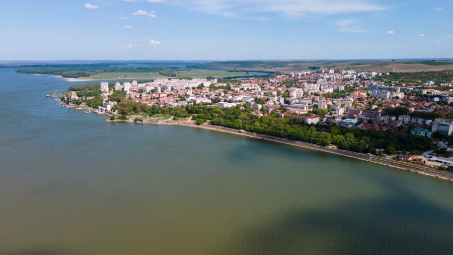Електрически катамаран ще превозва туристи до двата бряга на Дунав край Силистра