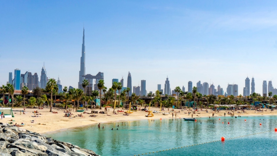 Дубай увеличава обществените плажове от 21 на 105 километра