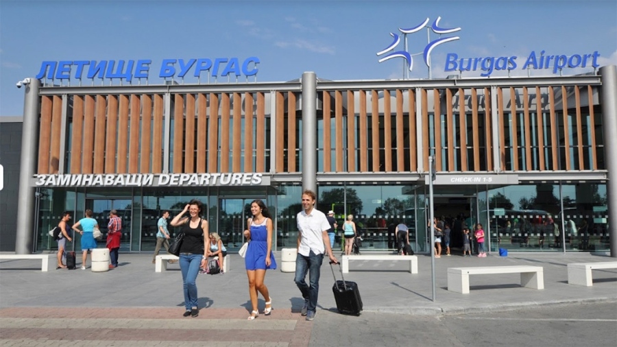 Почти половината от туристите пристигнали на летище Бургас са британци