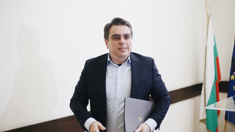 Асен Василев: Без касова бележка консумацията в ресторант да е безплатна 