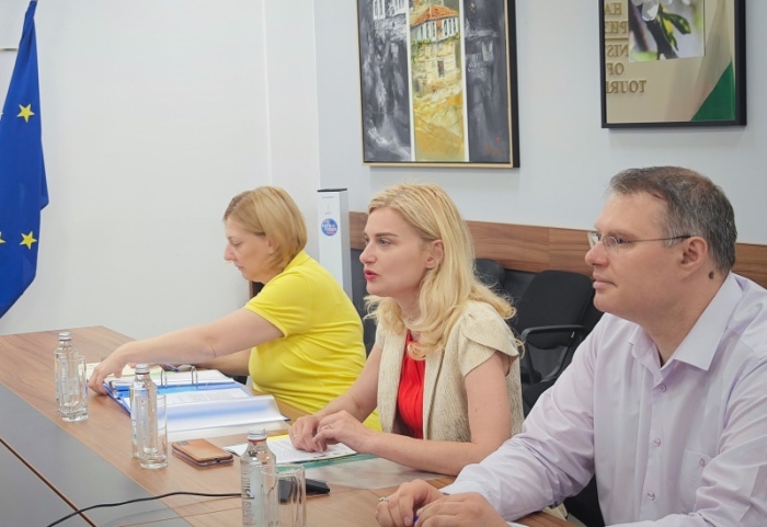 Министър Зарица Динкова събра туристическите атешата на разговор за външните пазари