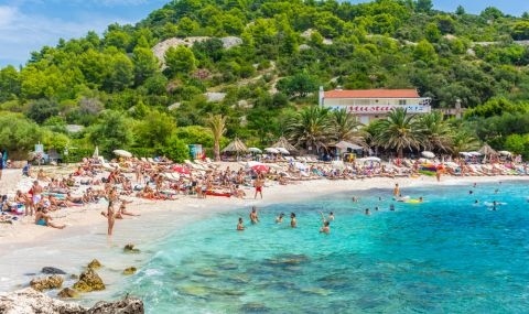 Край на хотелските плажове в Хърватия