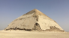 Скосената пирамида в Египет е безопасна