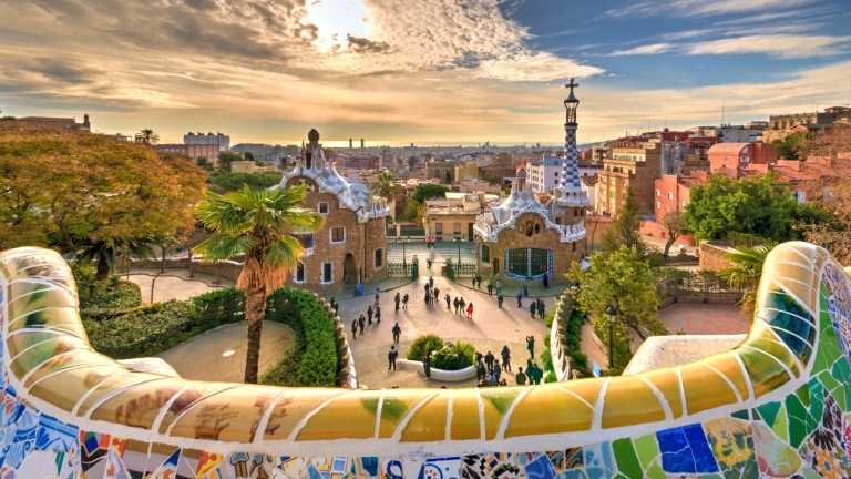 Испания е посрещнала 37,5 милиона чуждестранни туристи през първите шест месеца на 2023 г.