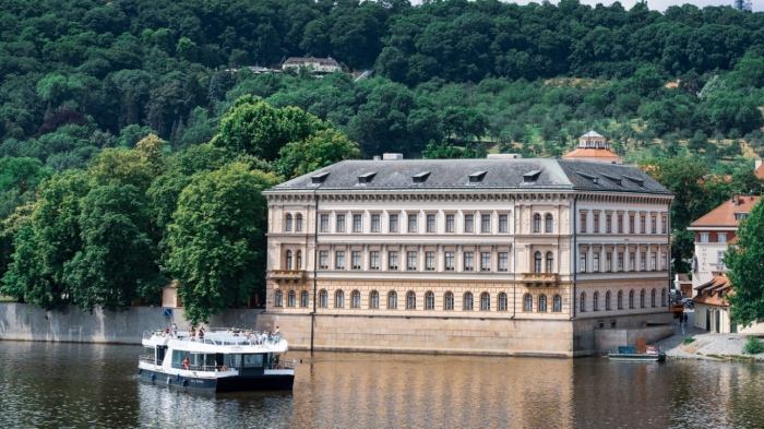 Дворецът Лихтенщайн и градината на Страковата академия в Прага вече приемат посетители