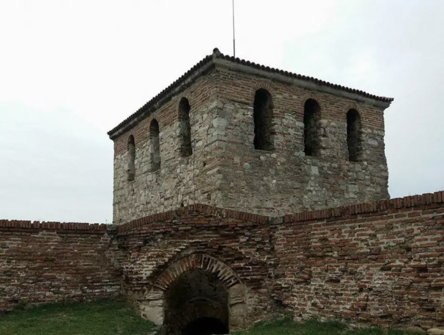 Крепостта Баба Вида се руши 