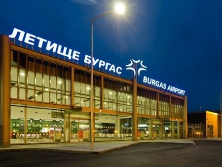 Нискотарифни авиокомпании извиват ръцете на Община Бургас за зимни линии 