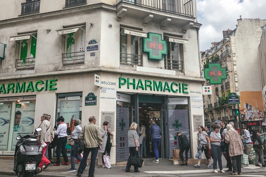 Посещение на френска аптека, новият хит сред туристите