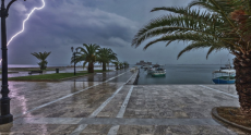 Вълна от лошо време в Гърция, туристите да следят прогнозите