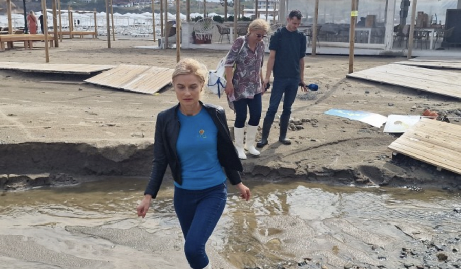 Министърът на туризма: Около 4000 души са засегнати от бедствието по Южното Черноморие