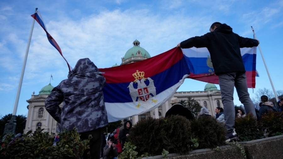 Сърбия рискува да загуби безвизовия си режим с ЕС