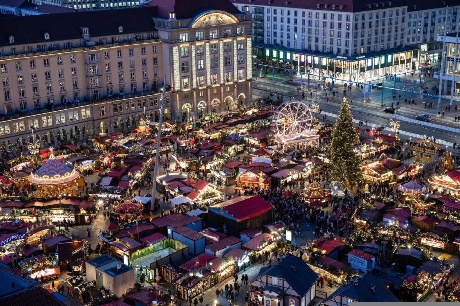 Предколедни базари в Прага и Дрезден