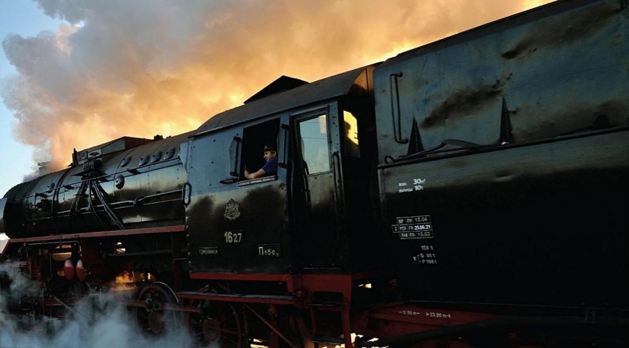 Пътуване във влак с парен локомотив за 115 години Независимост на България