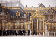 Евакуираха Версай за седми пореден път тази седмица