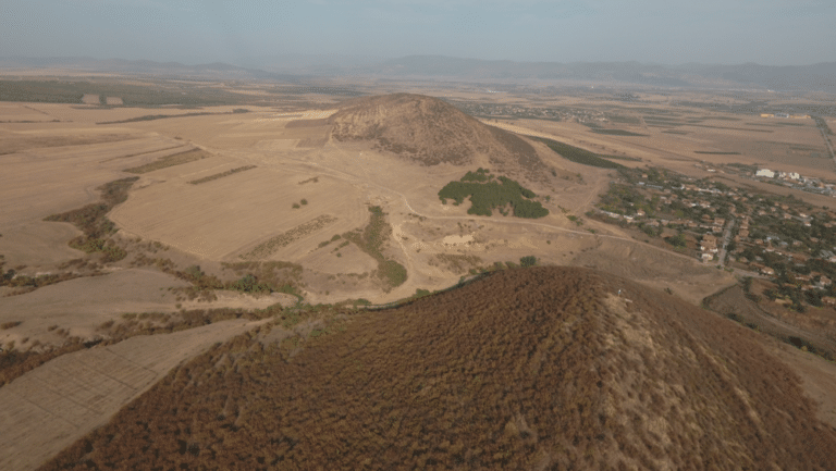 Археолози откриха две селища от късножелязната епоха край Сливен