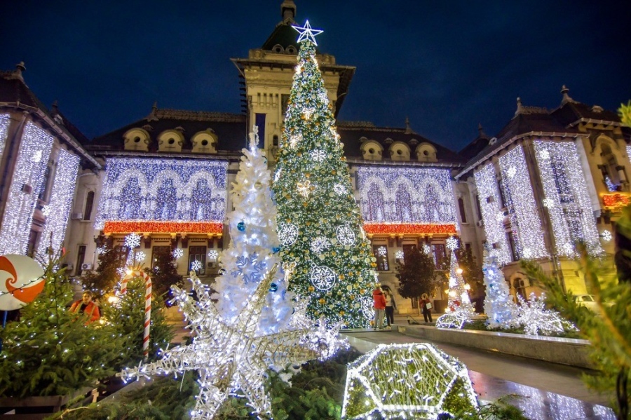 С 2 млн. лампички откриха Коледния панаир в Крайова