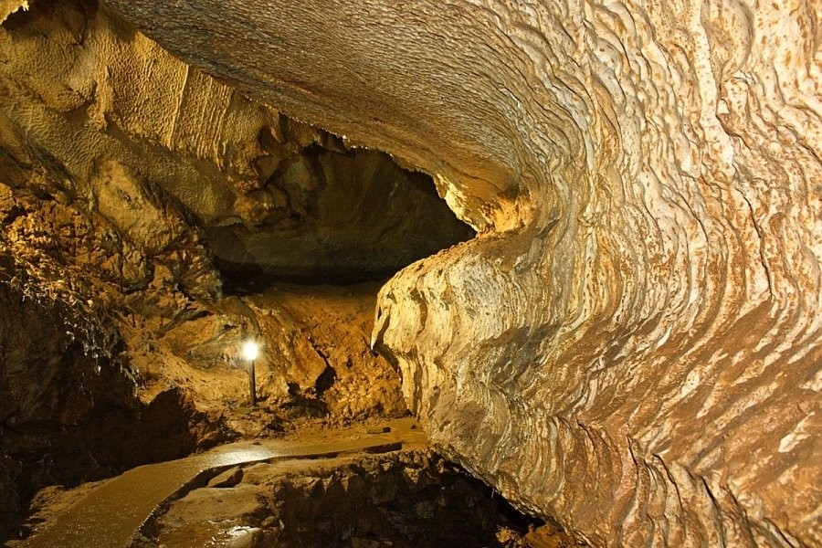 Пещера Бисерна няма да приема посетители до април следващата година