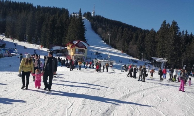 Хотелите в Пампорово са пълни около Коледа, условията за ски - отлични