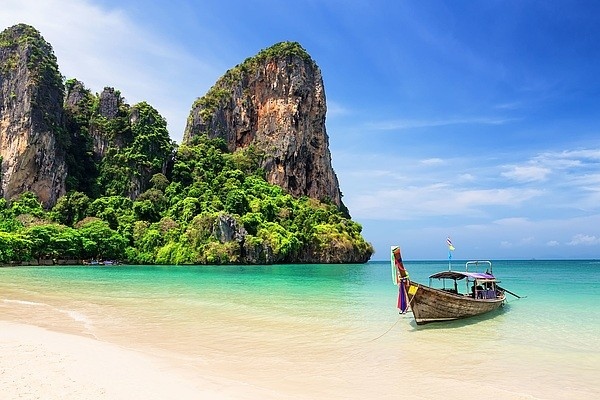 10 нощувки почивка Тайланд на остров Пукет Февруари 2024 в хотел 5* Patong Bay Hill Resort