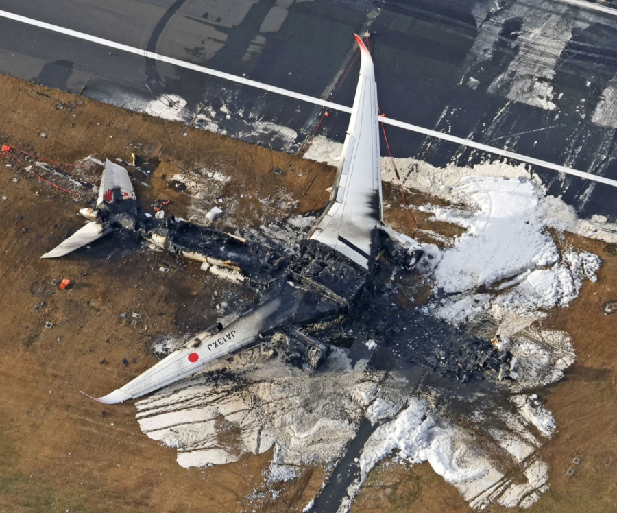 Japan Airlines очаква загуби от над 100 млн. долара след разбилия се самолет в Токио