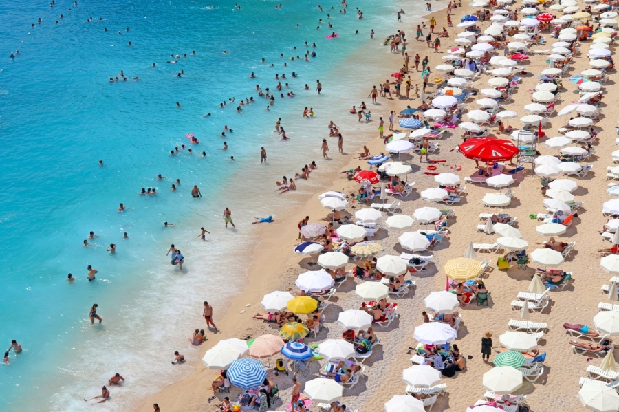 Турция очаква да изпълни целта си от 60 милиона чуждестранни туристи през 2024