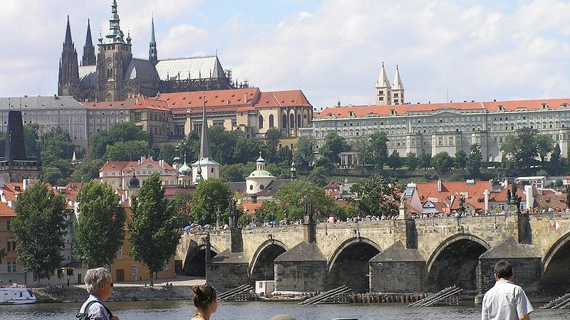 Екватор дава старт на програмите до Прага