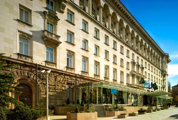 Динамичните пазарни условия свиват приходите на София хотел Балкан