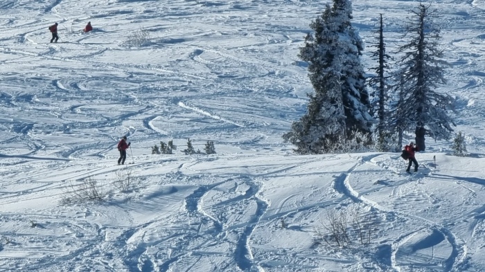 Туристите да спазват зимната маркировка и да използват лавинна екипировка