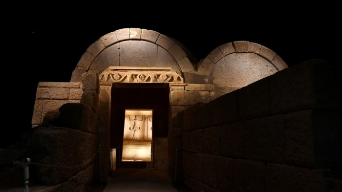 Комплексът Тракийски гробници край село Свещари отвори врати