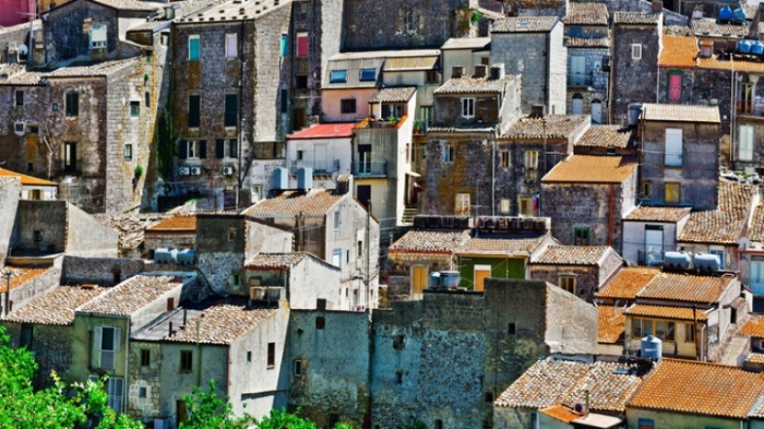Италиански град се преобрази след като продаде имотите си за €1