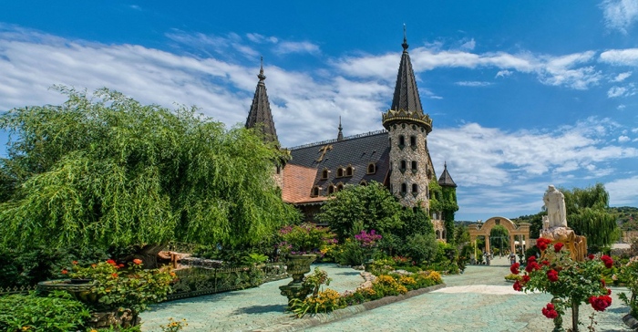 Замъкът Влюбен във вятъра в Равадиново представи новостите за летния сезон