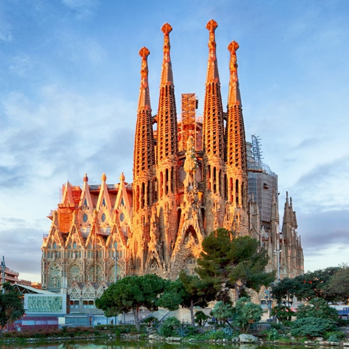 Саграда Фамилия в Барселона ще бъде завършена през 2026 г. след 144 години