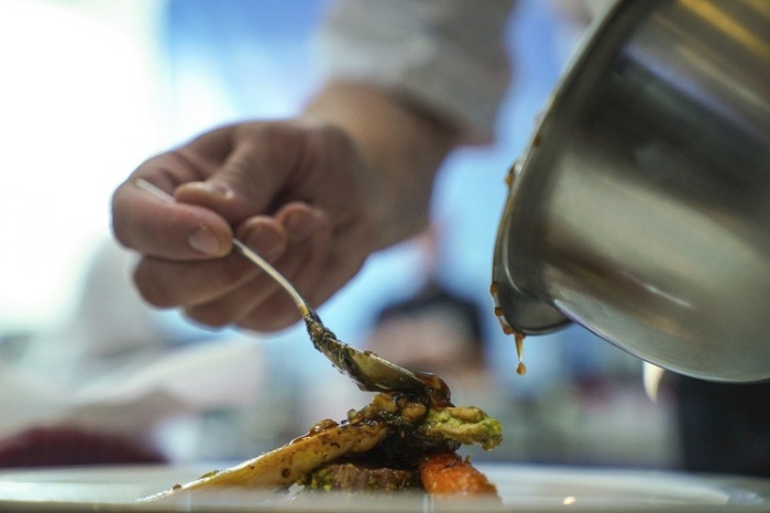 Главният готвач Фабиан Фере, с три звезди от Мишлен, е новата звезда на френската кулинария