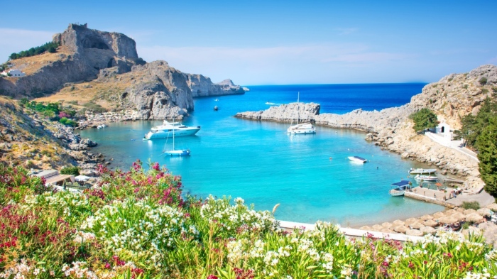 Над 60 000 са незаетите работни места в гръцкия туризъм